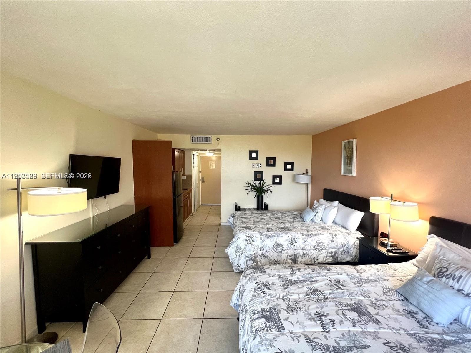19201 Collins Ave 242 photo 7
