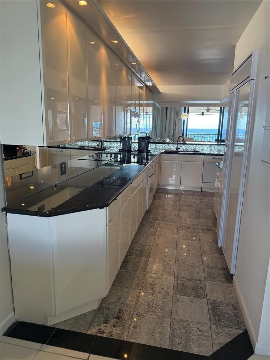 520 N Ocean Boulevard 13 photo 4