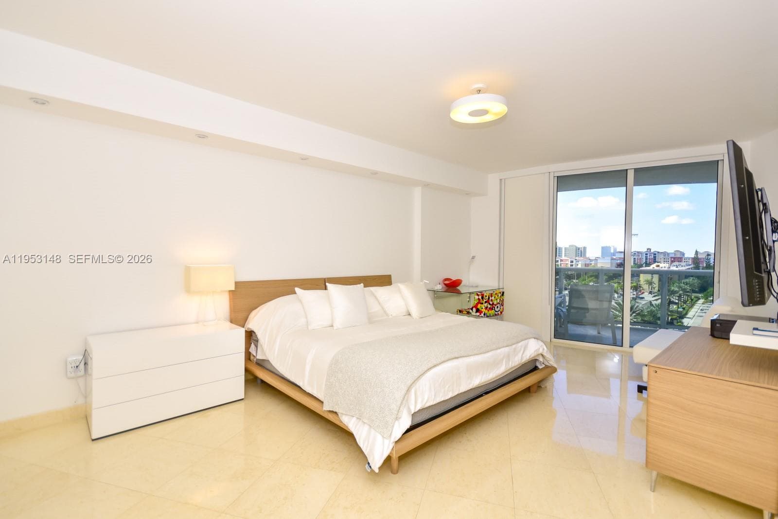 17201 Collins Ave 707 photo 17