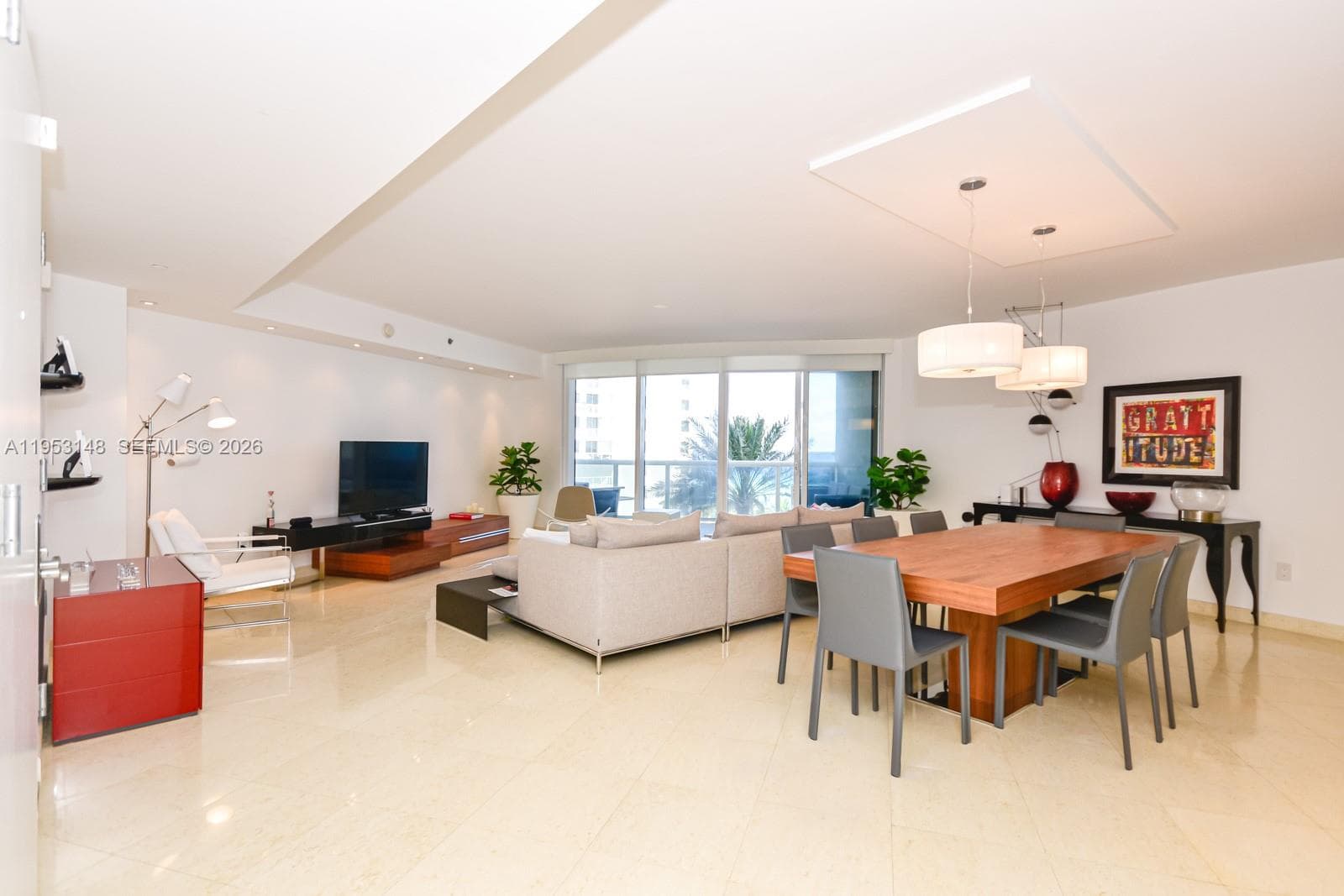 17201 Collins Ave 707 photo 3