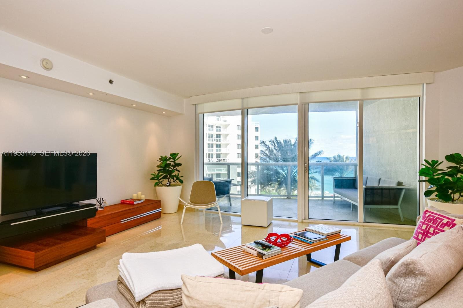17201 Collins Ave 707 photo 5