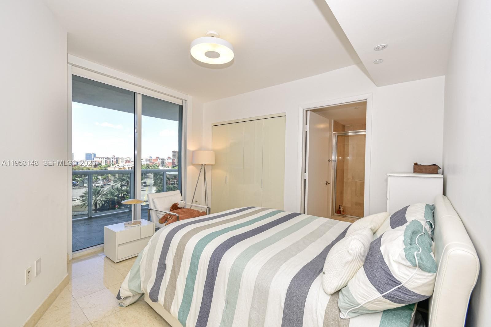 17201 Collins Ave 707 photo 24