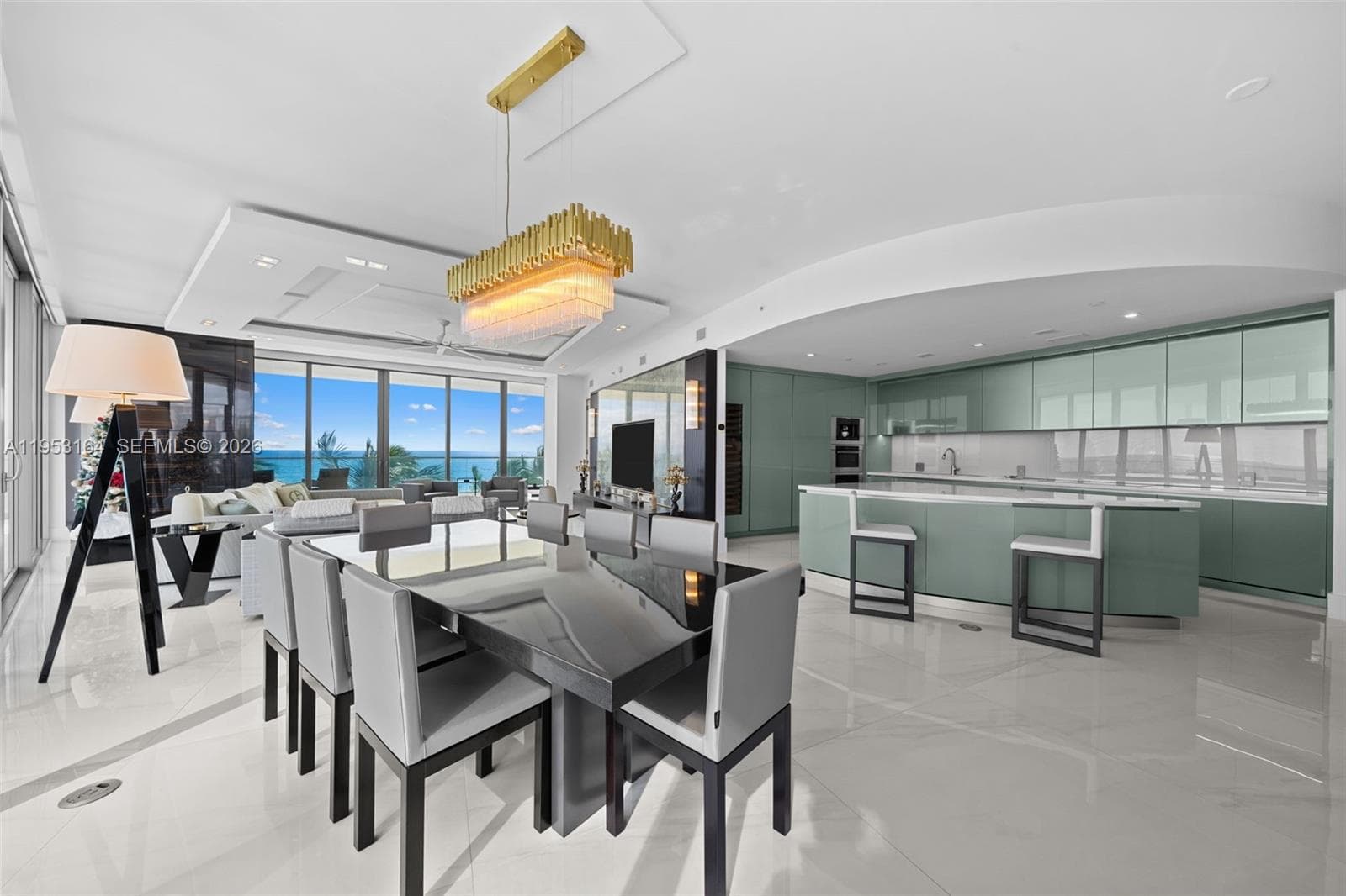 18975 Collins Ave 400 photo 4