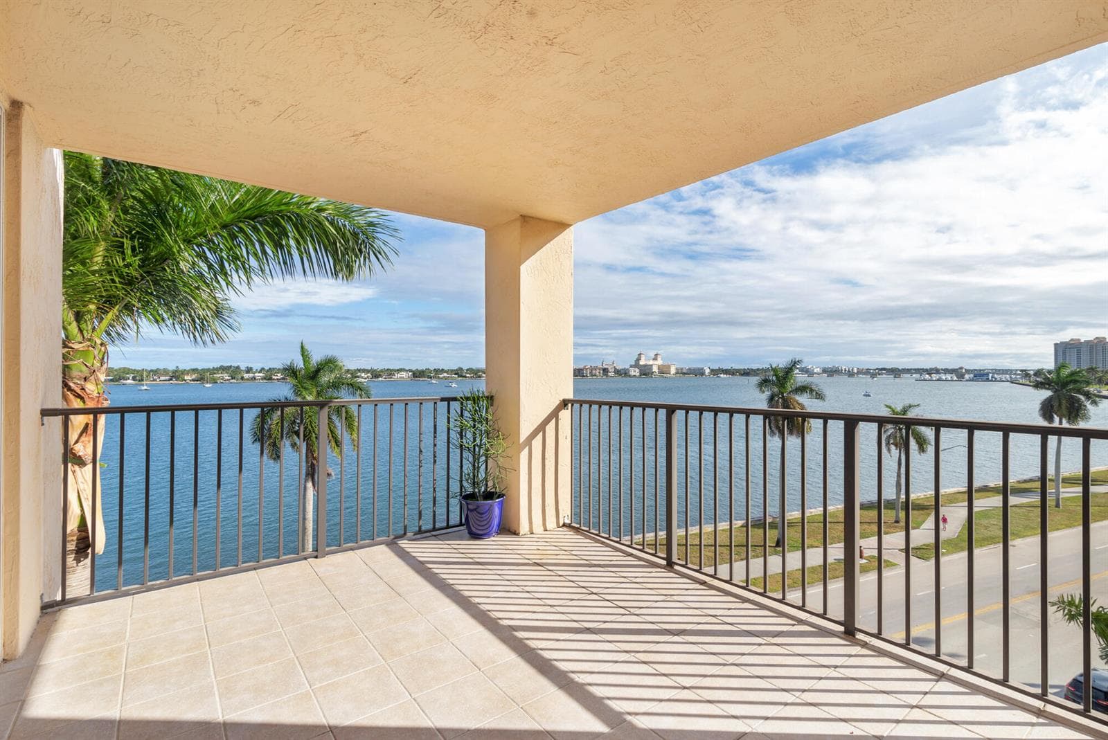1801 N Flagler Drive 639 photo 2