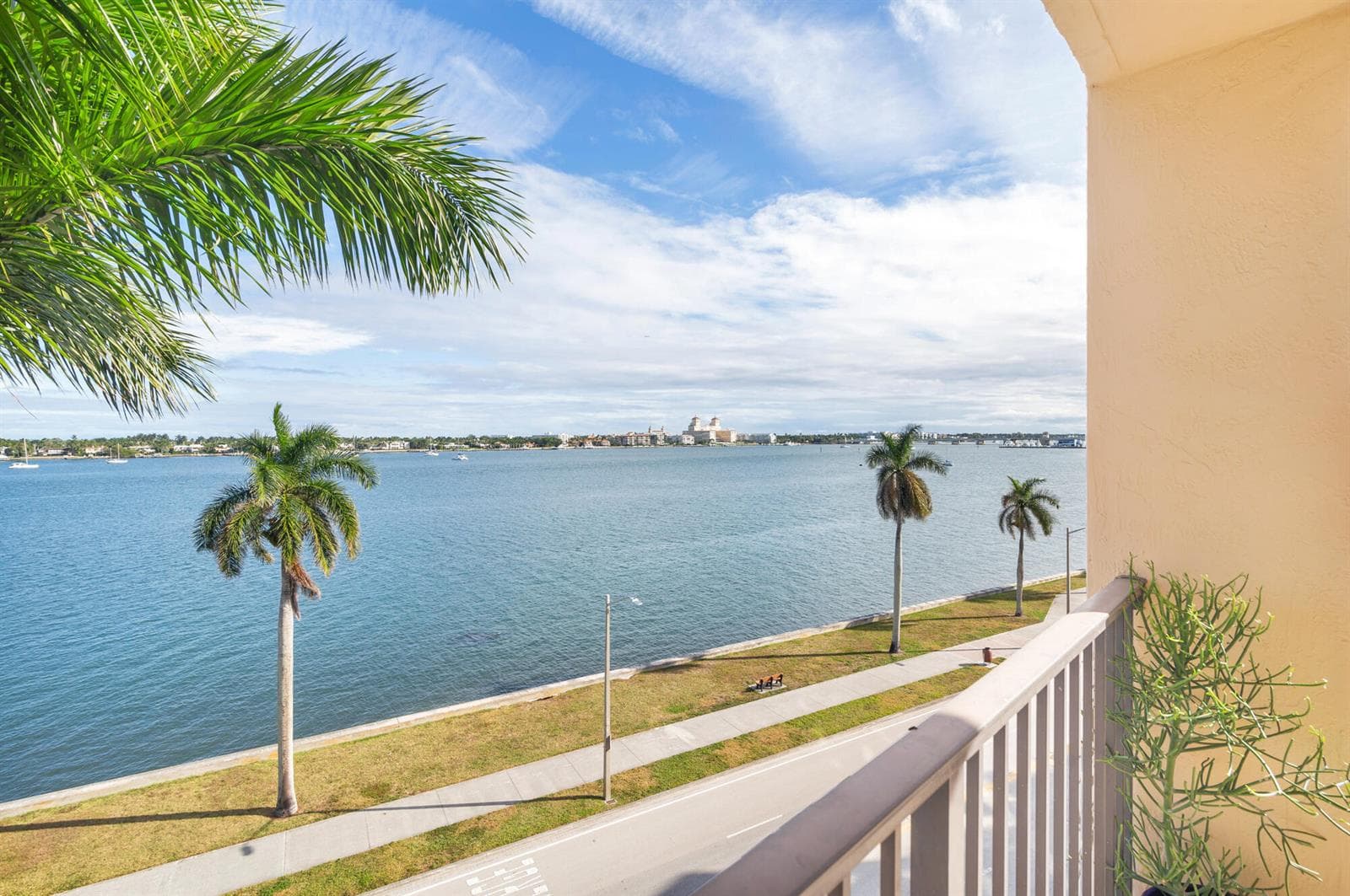 1801 N Flagler Drive 639 photo 19