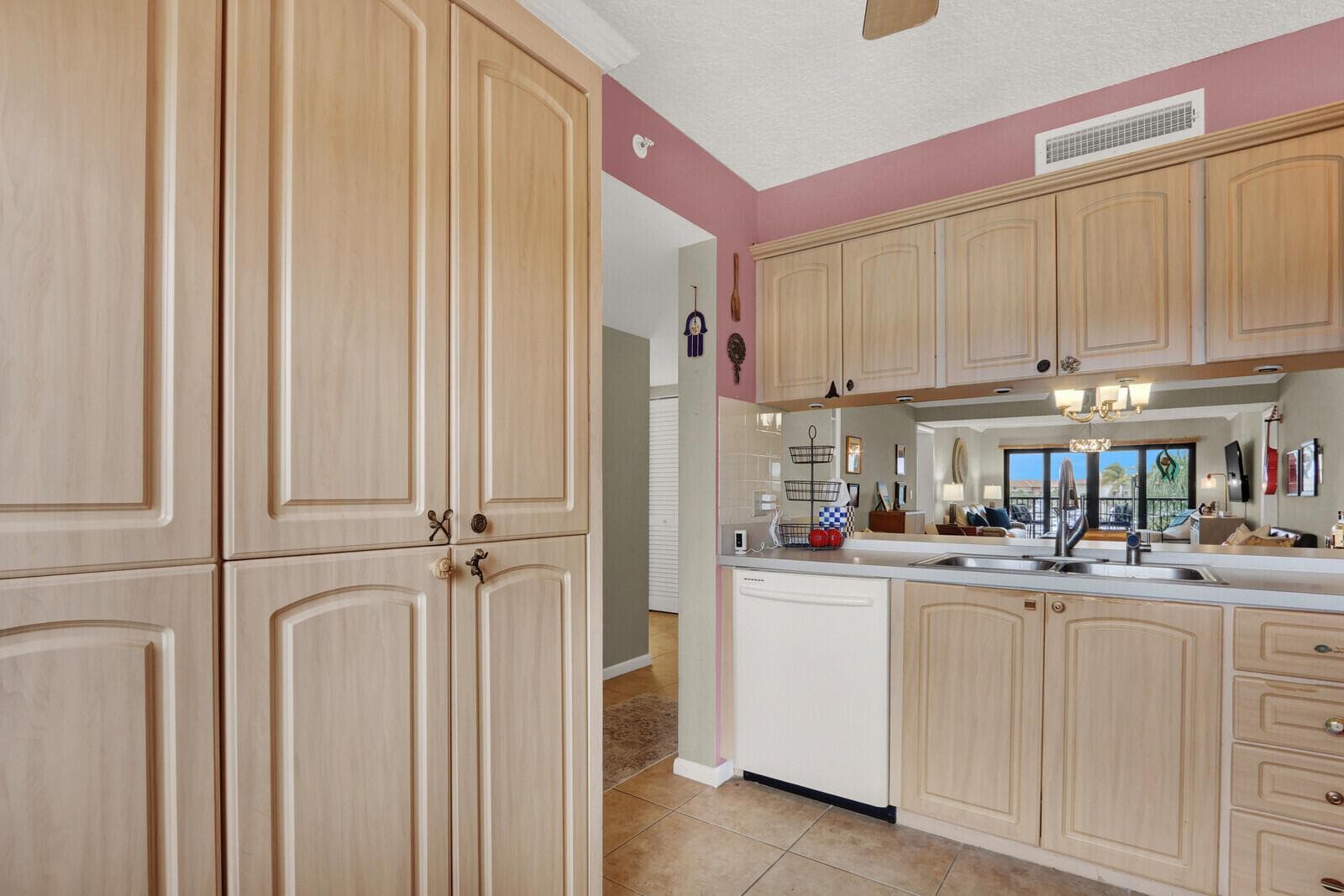 901 Seafarer Circle 403 photo 23