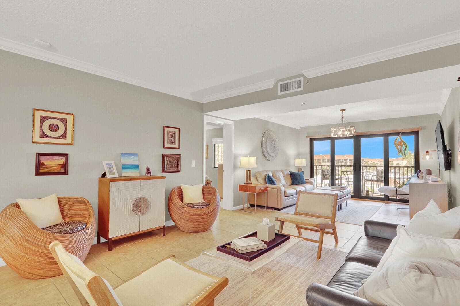 901 Seafarer Circle 403 photo 4