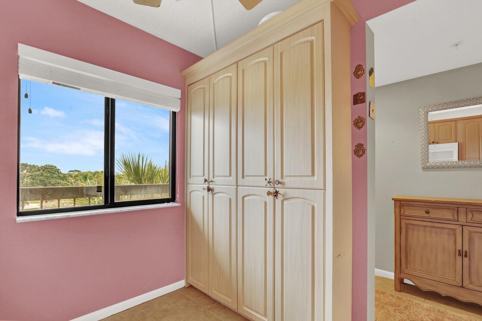 901 Seafarer Circle 403 photo 21