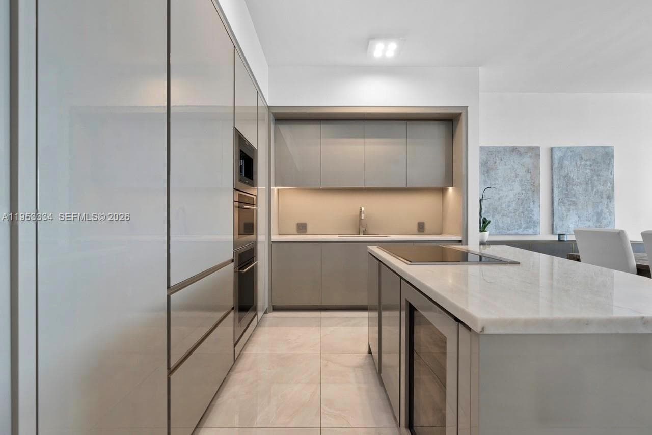 18975 Collins Ave 2101 photo 6
