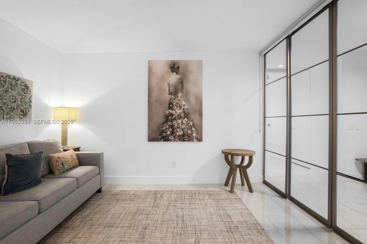 18975 Collins Ave 2101 photo 11