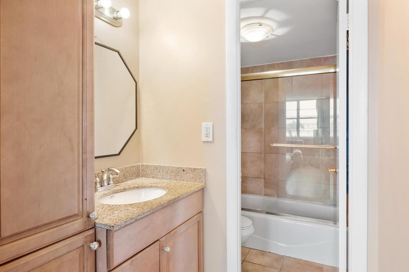 3161 S Ocean Drive 409 photo 13