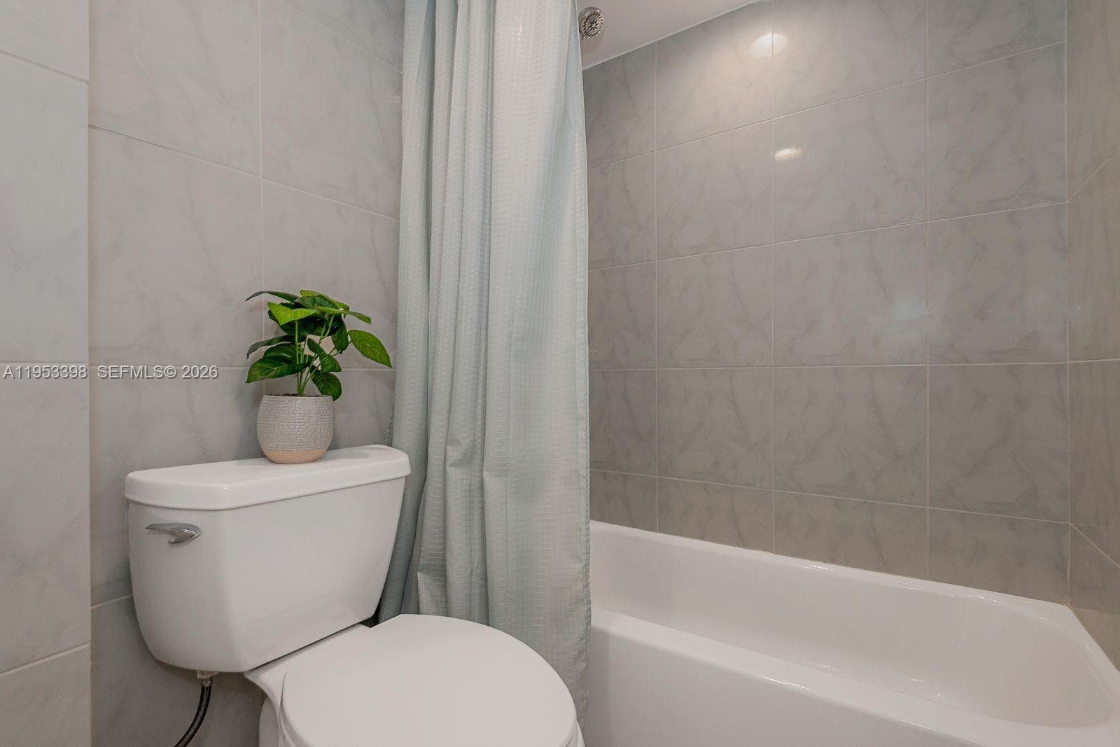 7135 Collins Ave 722 photo 21