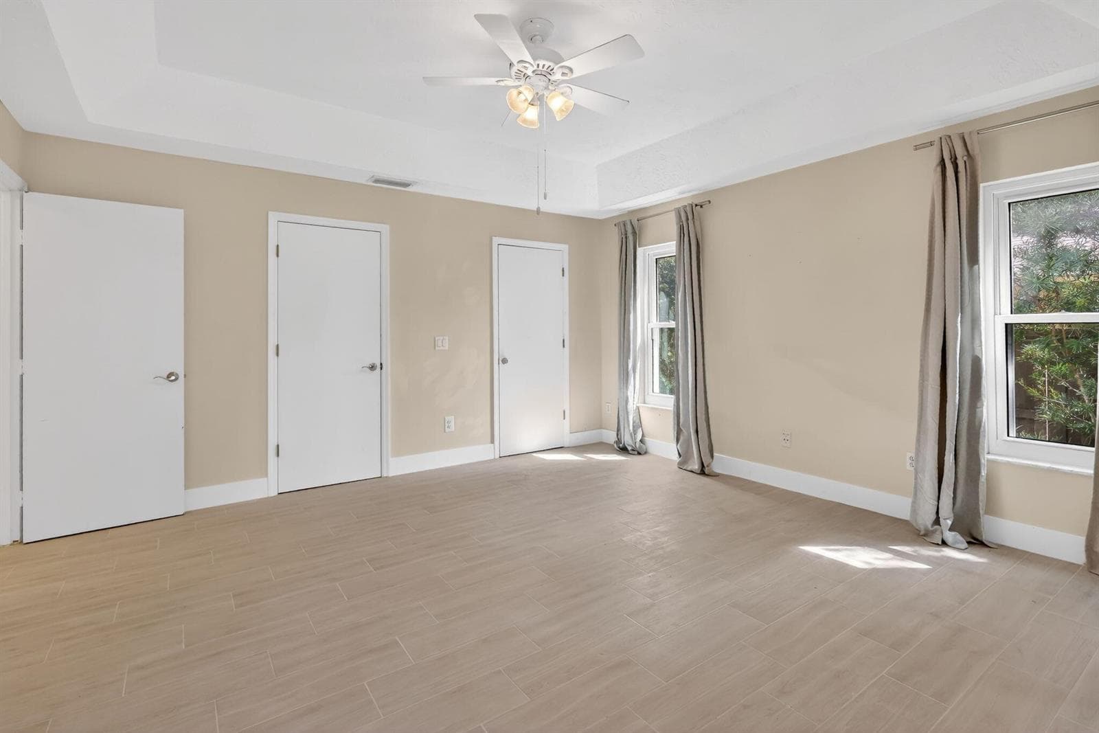 320 NE Surfside Avenue photo 23