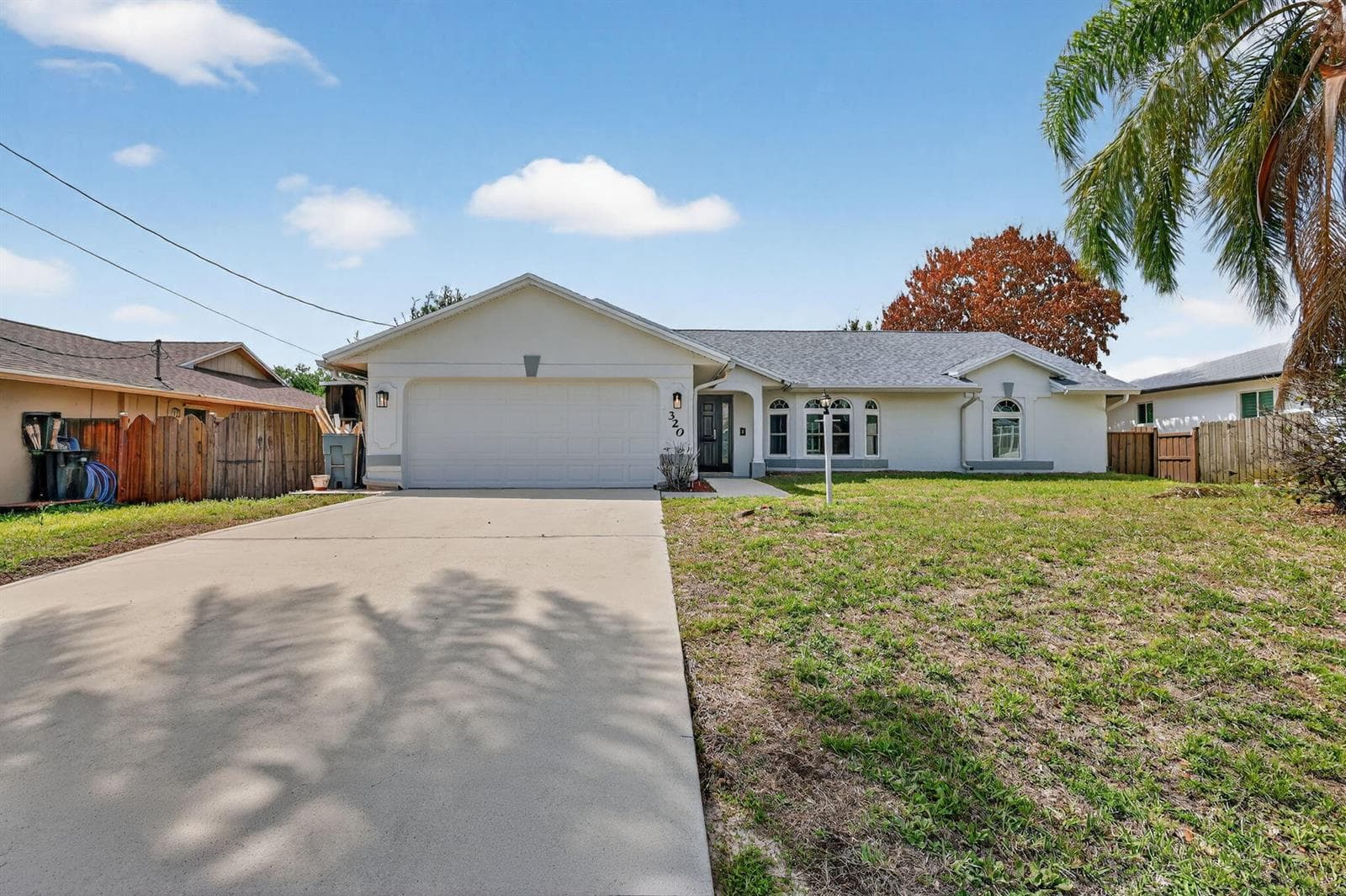 320 NE Surfside Avenue photo 4