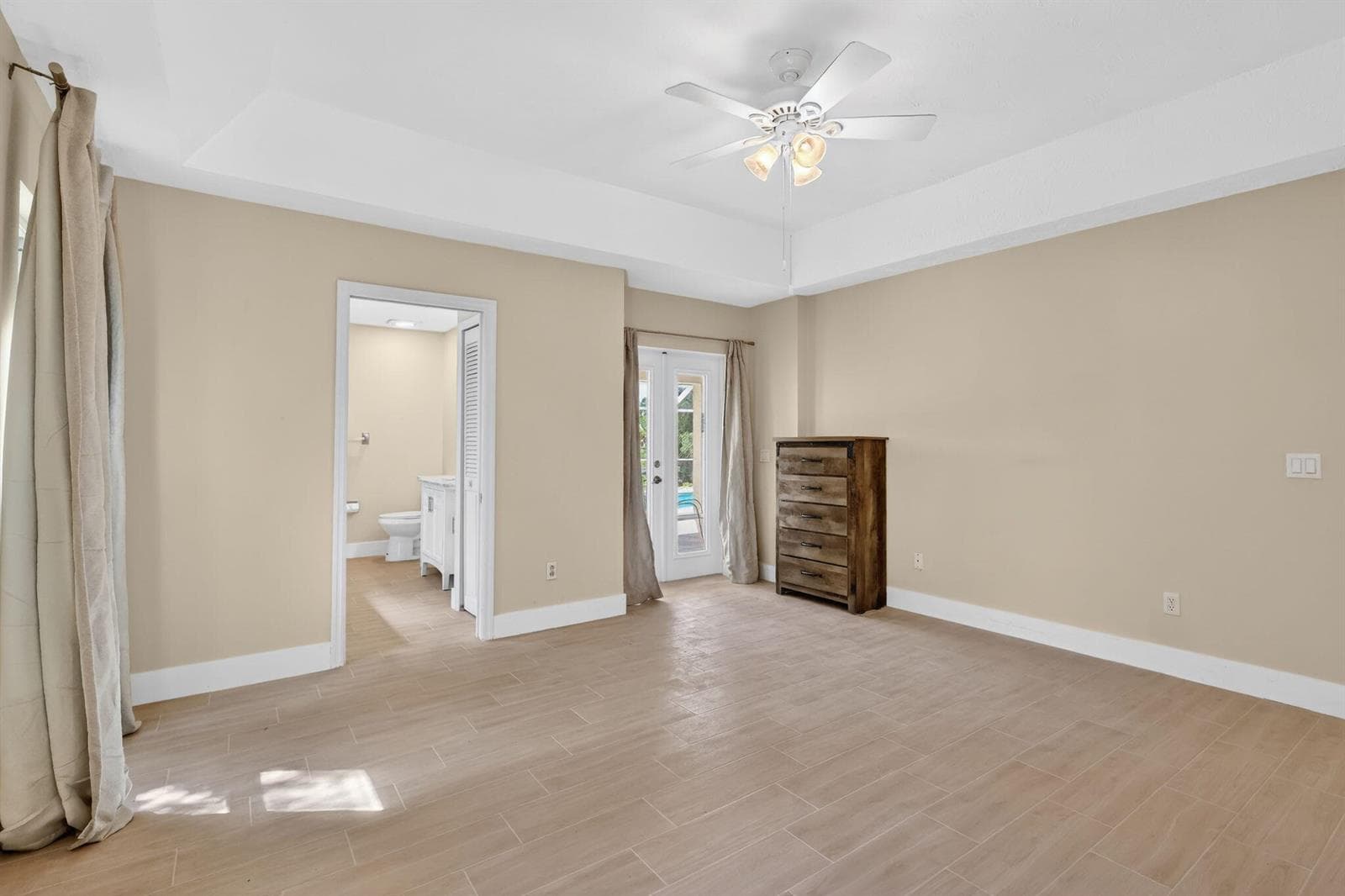 320 NE Surfside Avenue photo 21