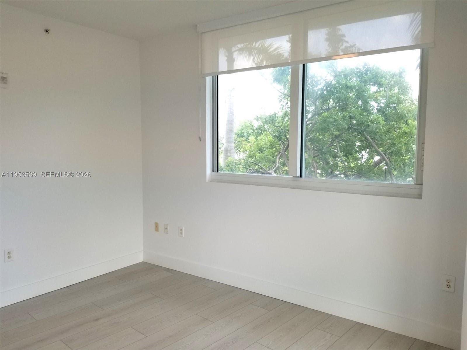 6580 Indian Creek Dr 201 photo 17