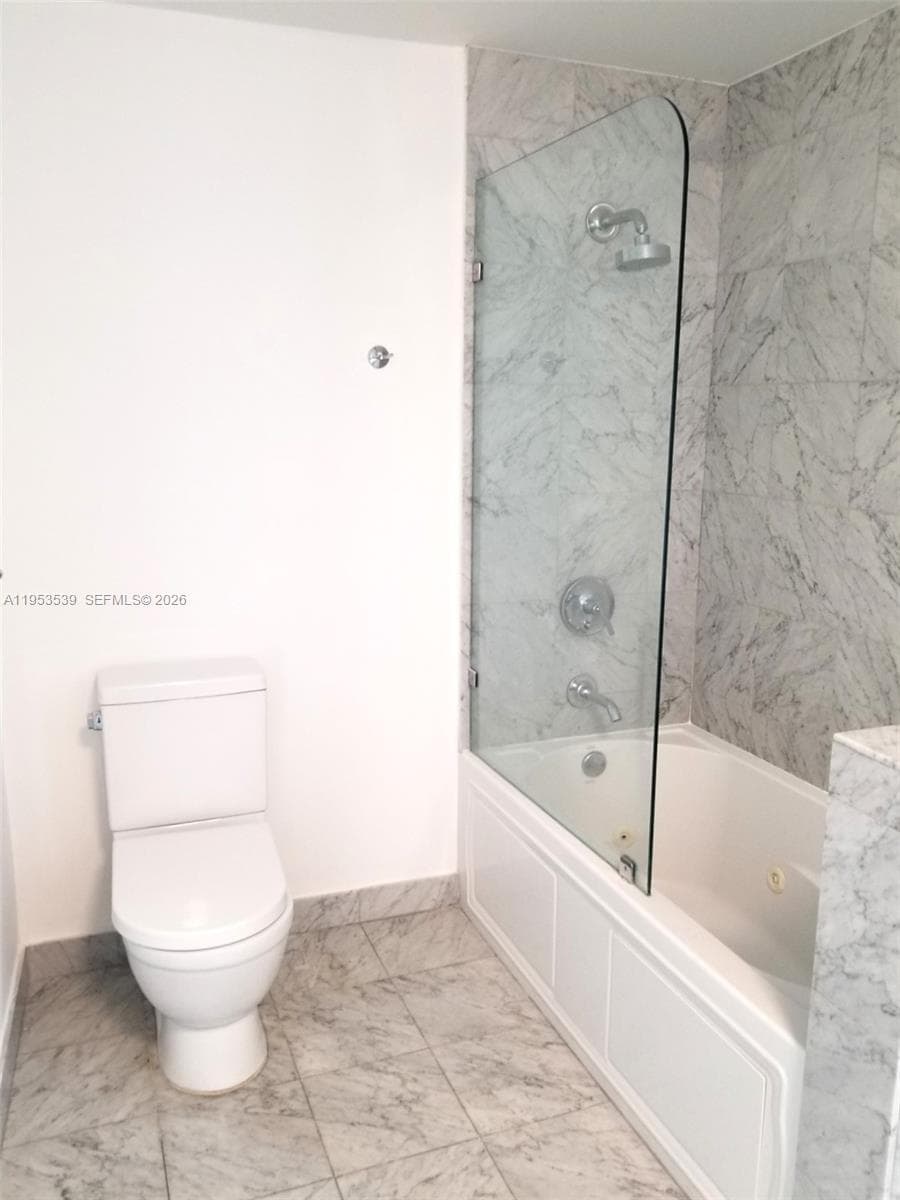 6580 Indian Creek Dr 201 photo 20