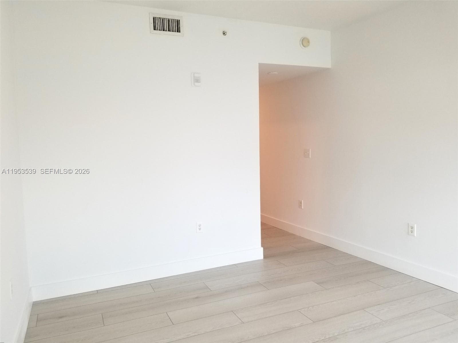 6580 Indian Creek Dr 201 photo 24