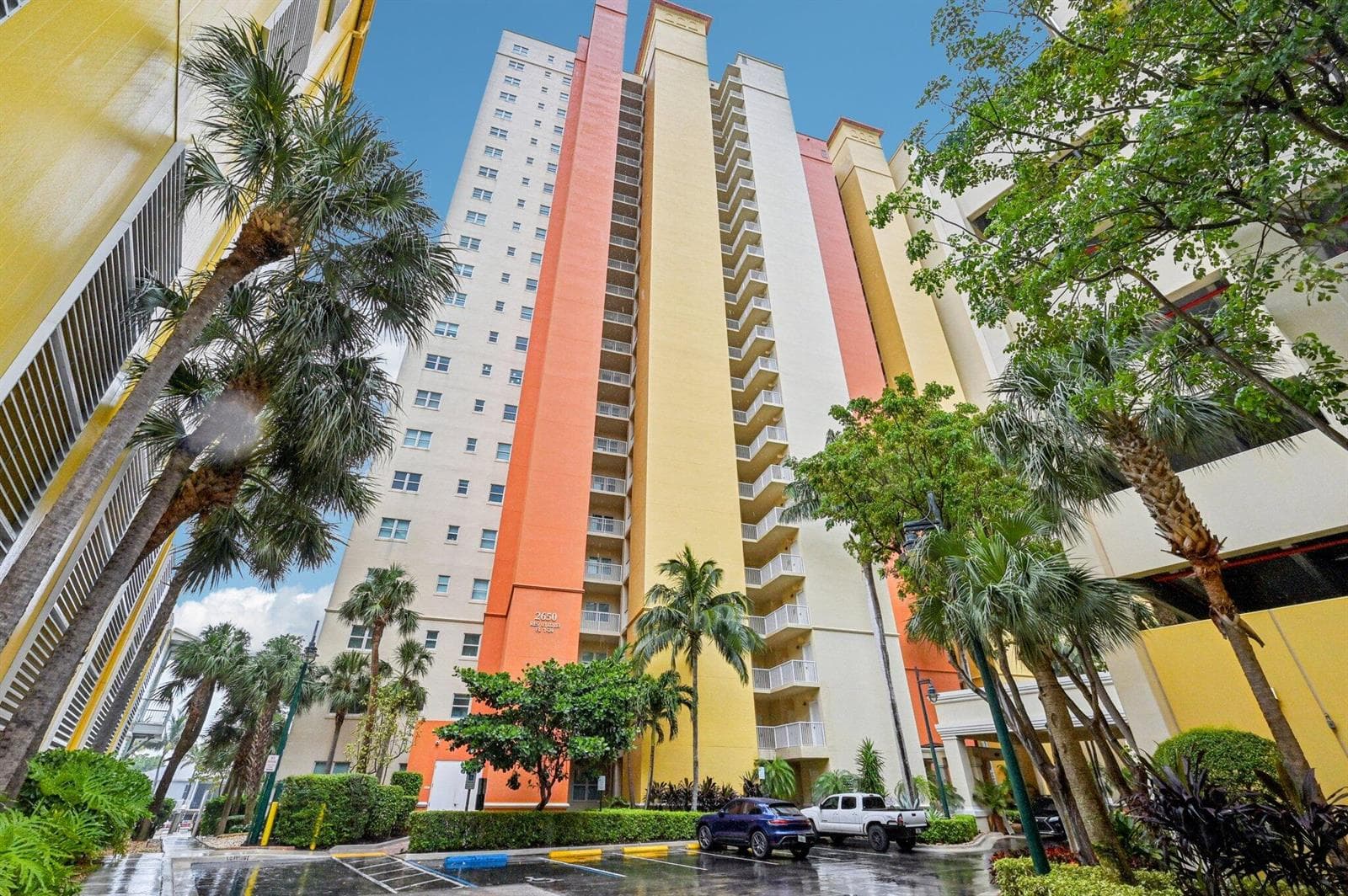 2650 Lake Shore Drive 1006 photo 2