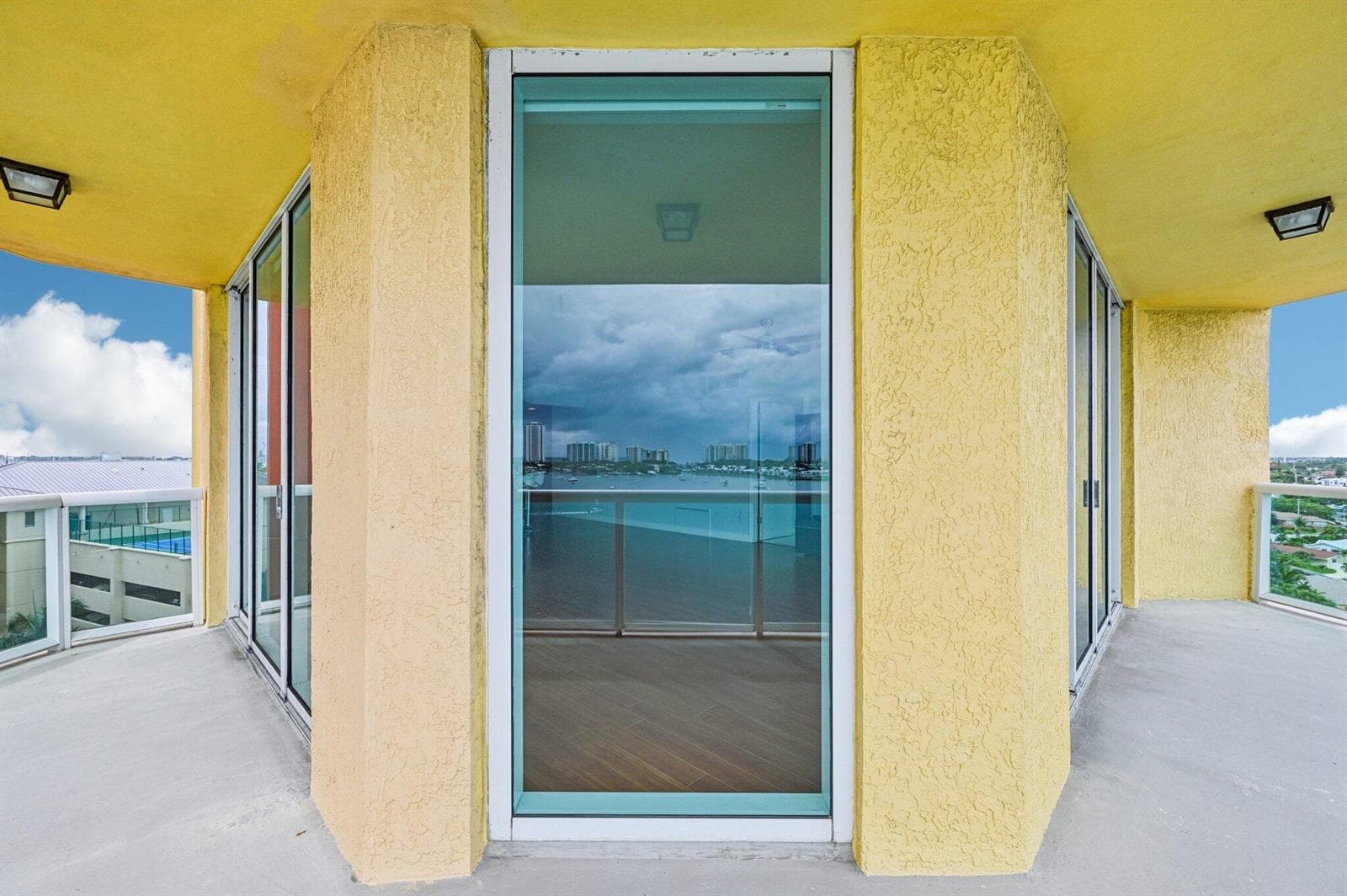 2650 Lake Shore Drive 1006 photo 6