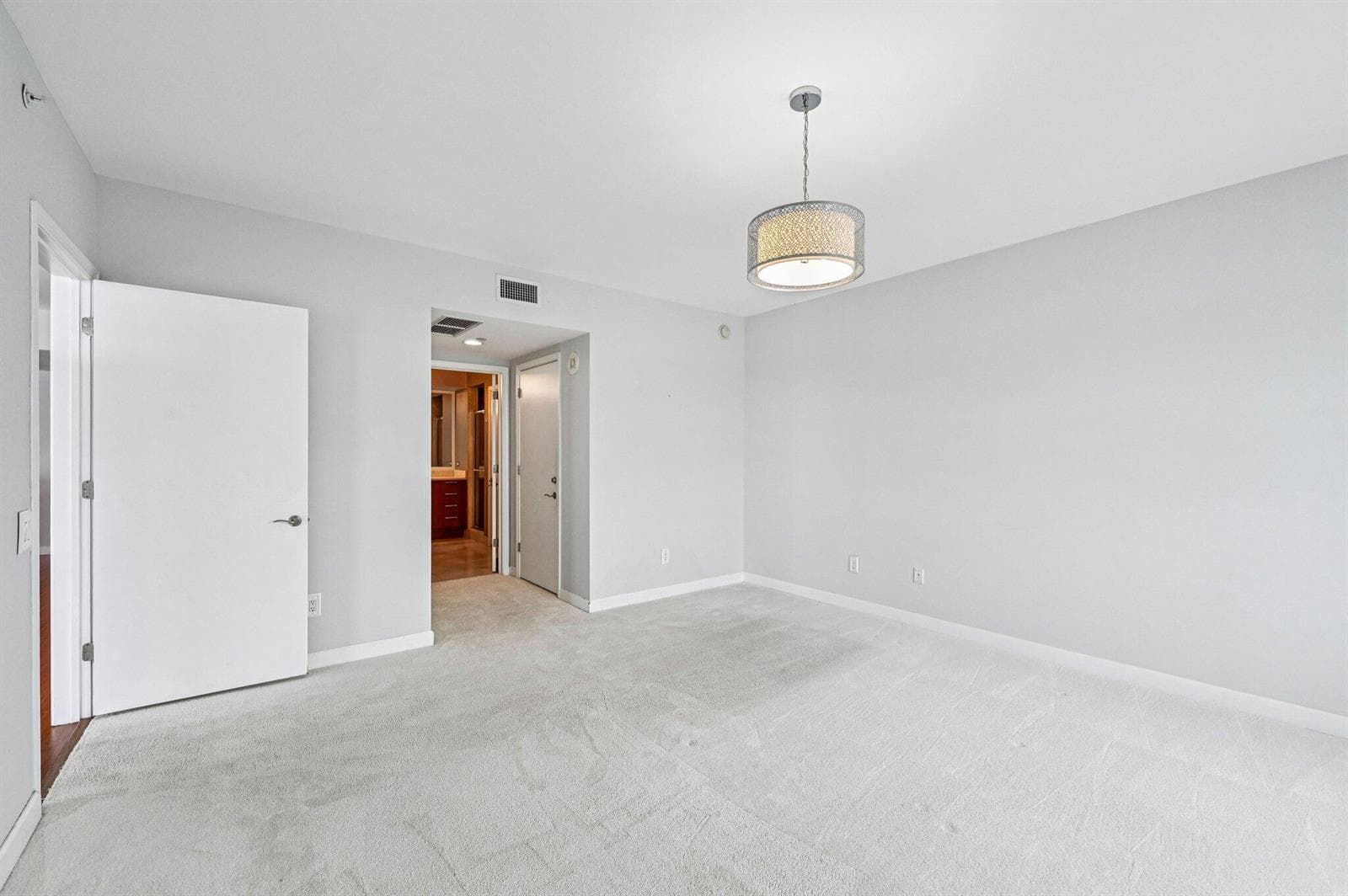 2650 Lake Shore Drive 1006 photo 17