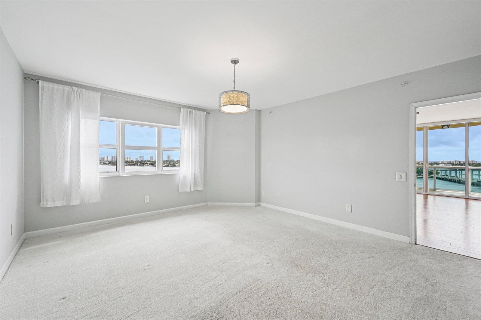 2650 Lake Shore Drive 1006 photo 16