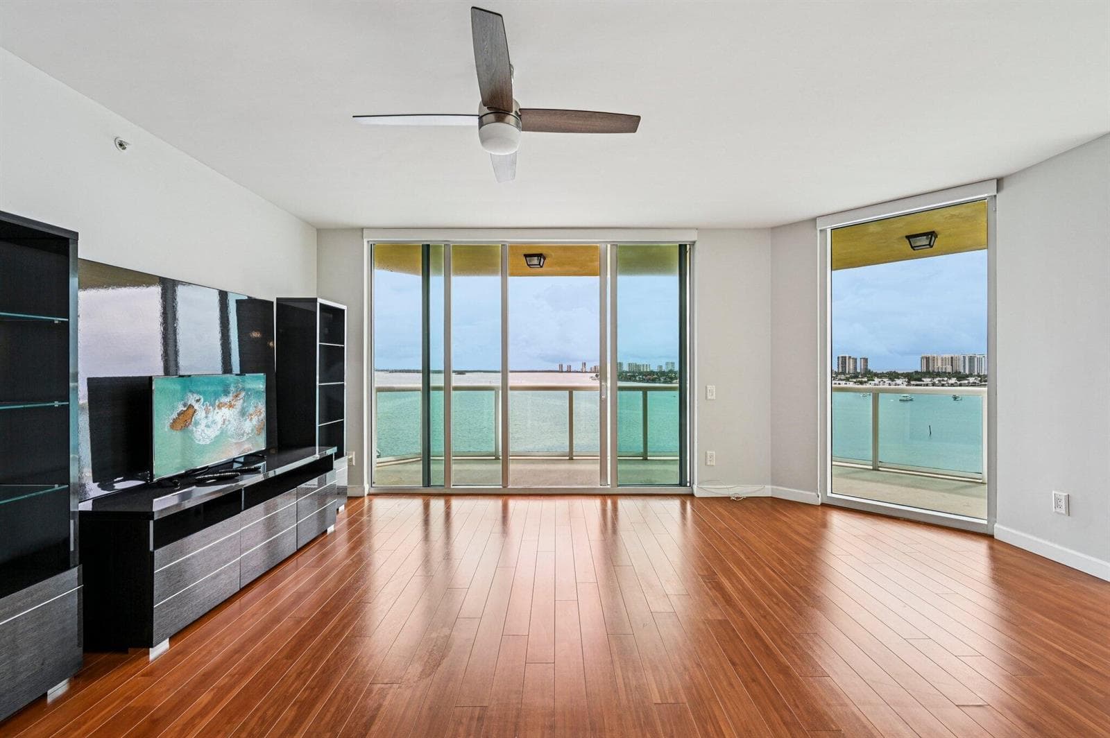 2650 Lake Shore Drive 1006 photo 10