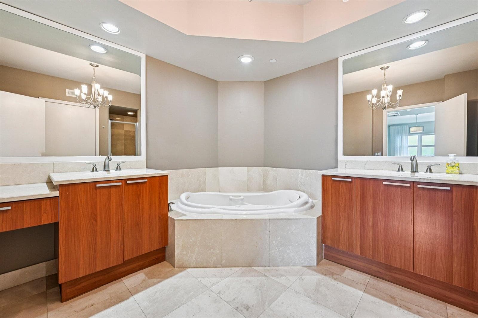 2650 Lake Shore Drive 1006 photo 18
