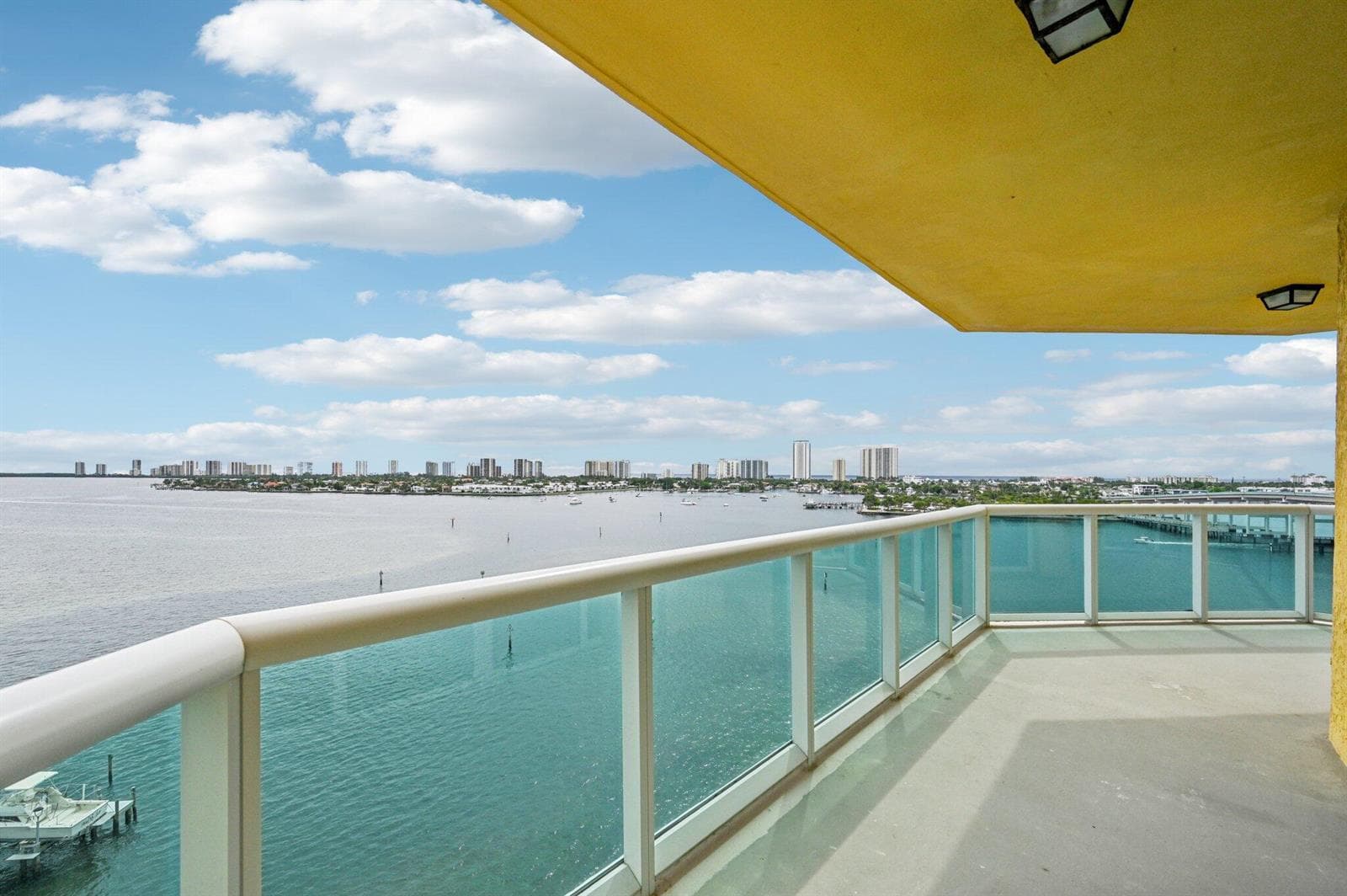 2650 Lake Shore Drive 1006 photo 4