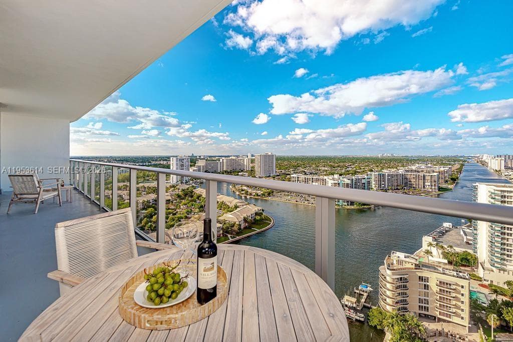 4010 S Ocean Dr R2701 photo 22