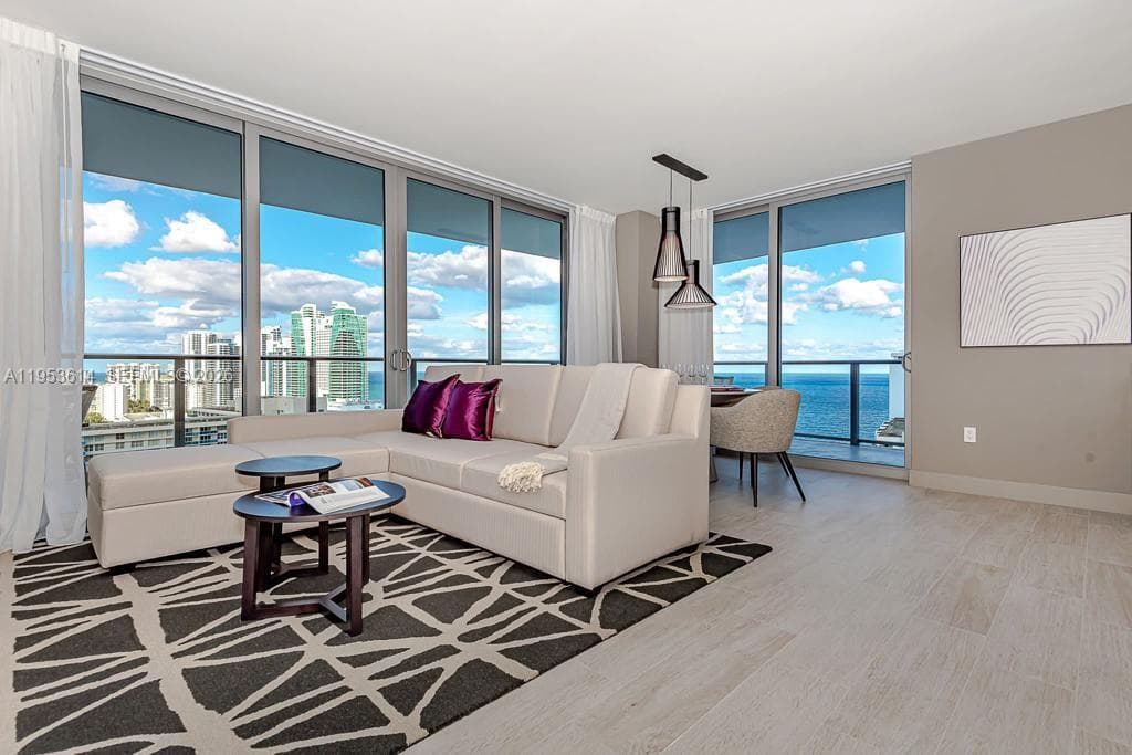 4010 S Ocean Dr R2701 photo 3