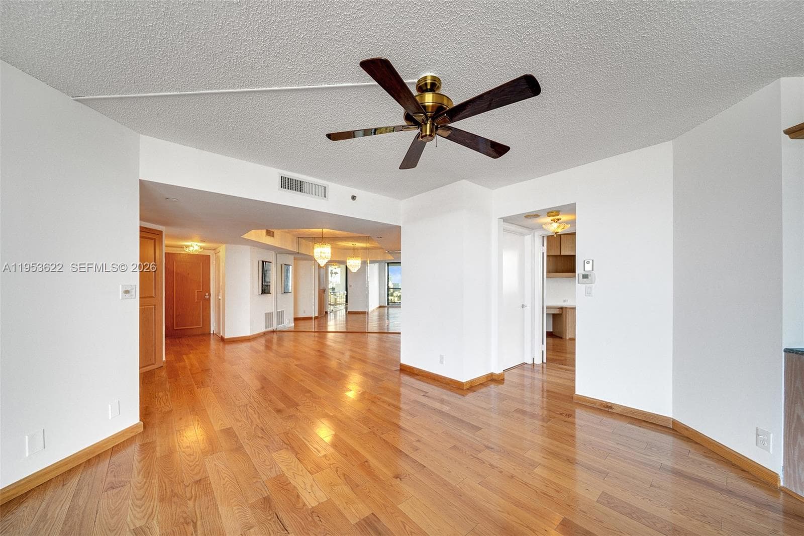 3598 NE Yacht Club Dr 1402 photo 12