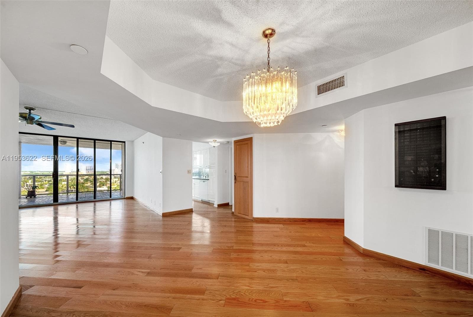 3598 NE Yacht Club Dr 1402 photo 3
