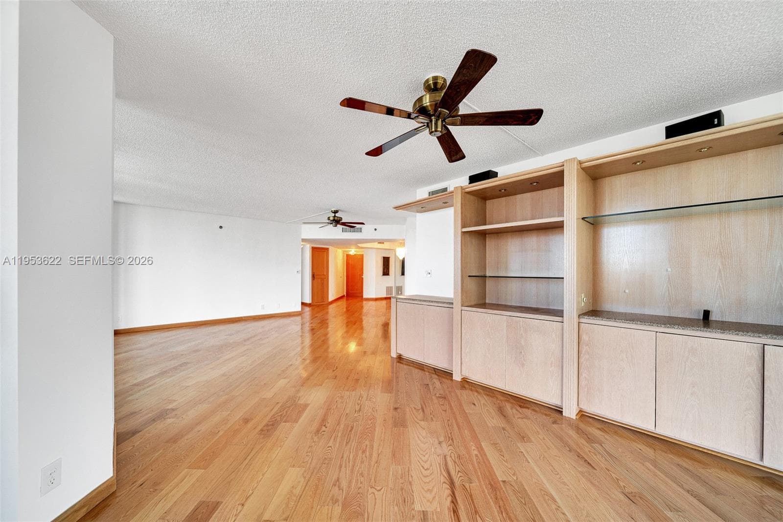 3598 NE Yacht Club Dr 1402 photo 9