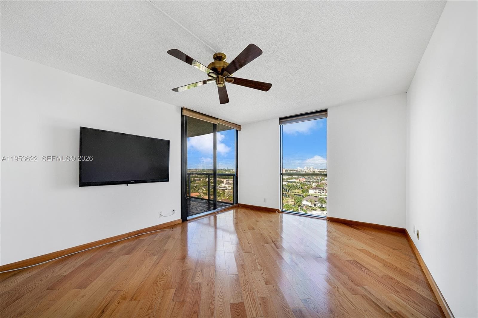 3598 NE Yacht Club Dr 1402 photo 24