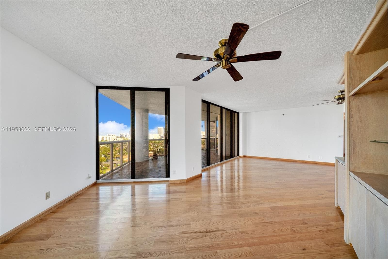 3598 NE Yacht Club Dr 1402 photo 10
