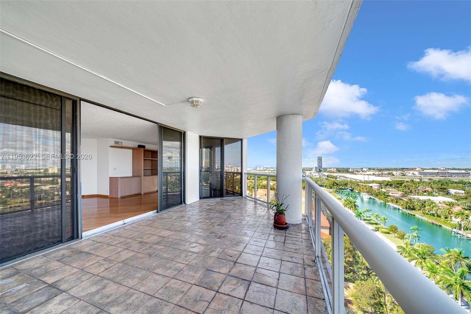 3598 NE Yacht Club Dr 1402 photo 14