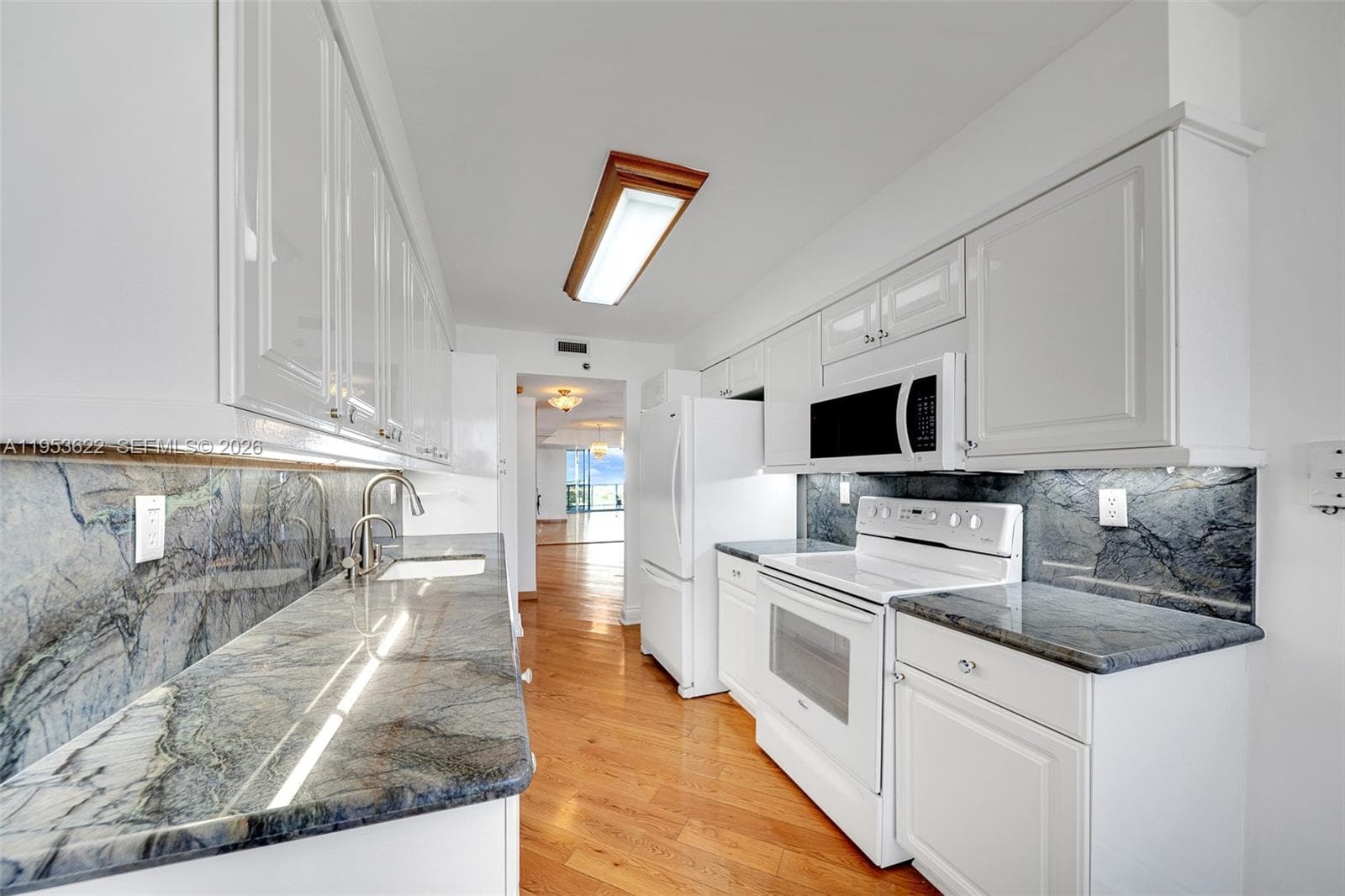 3598 NE Yacht Club Dr 1402 photo 19