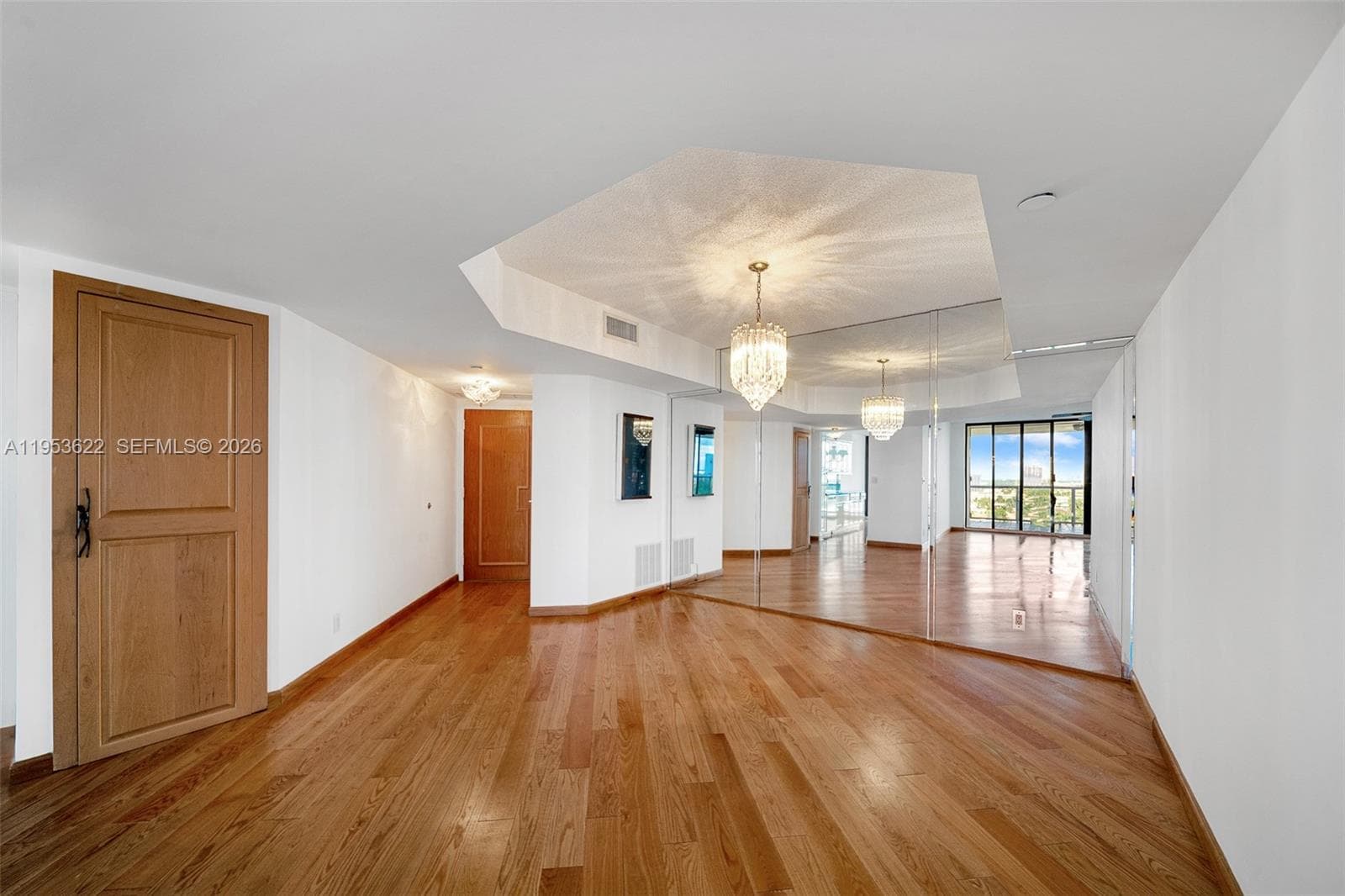 3598 NE Yacht Club Dr 1402 photo 4