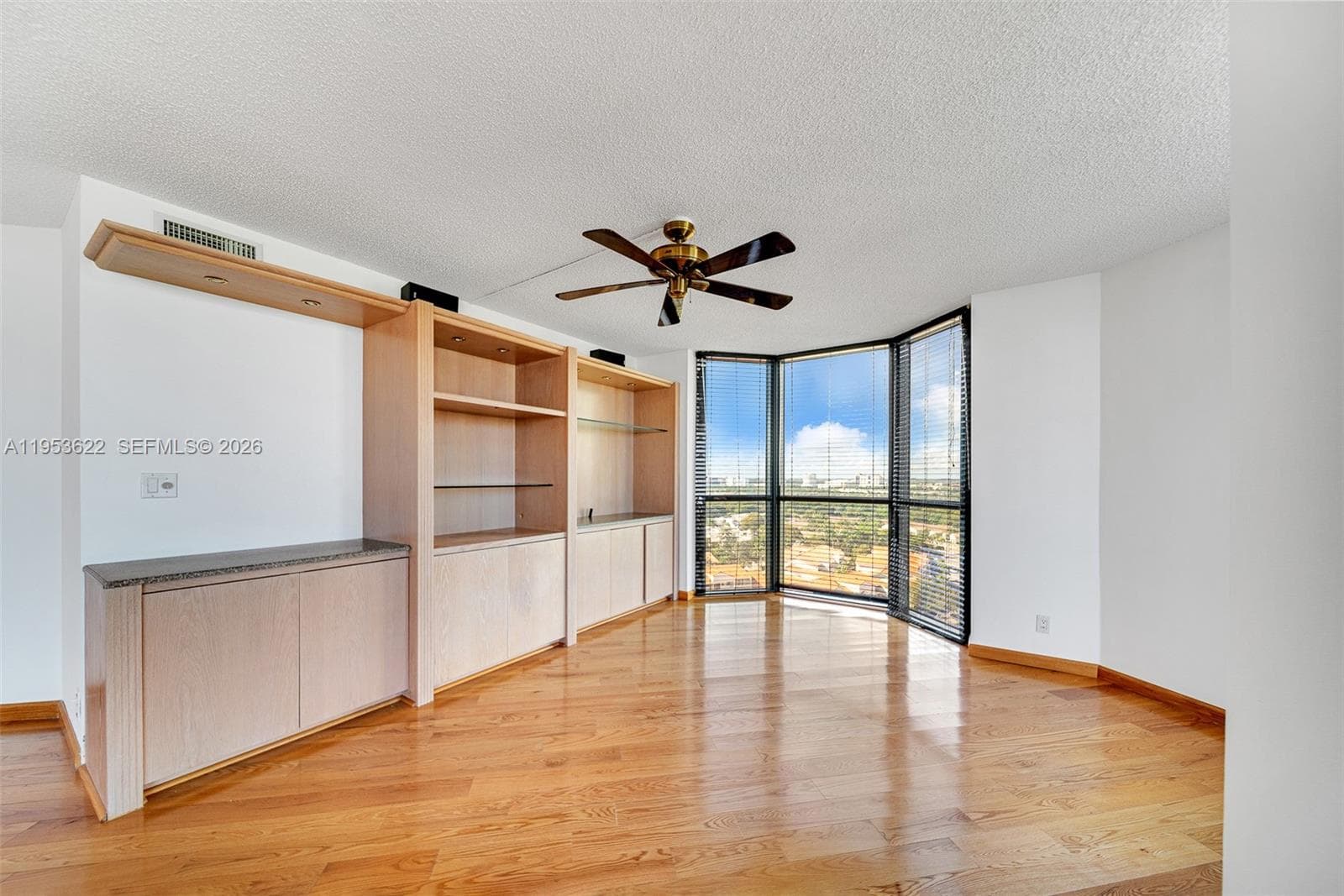3598 NE Yacht Club Dr 1402 photo 8