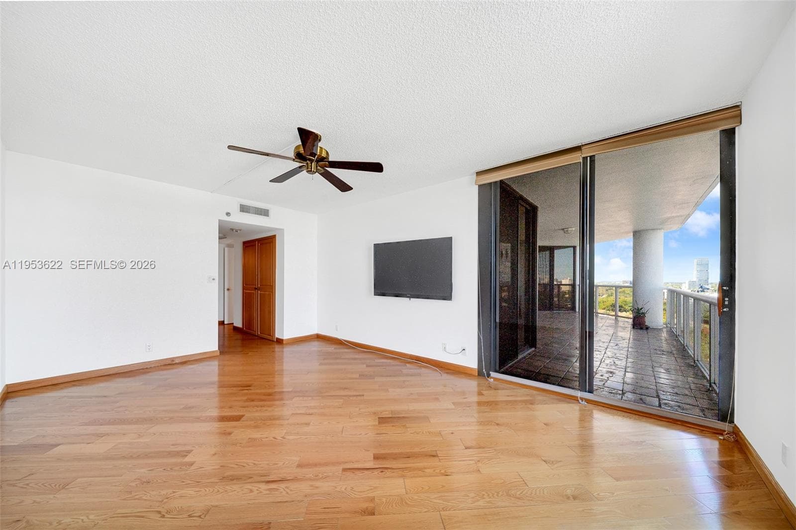 3598 NE Yacht Club Dr 1402 photo 25