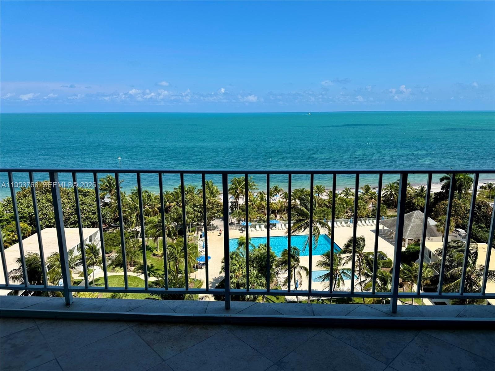 881 Ocean Dr 10D photo 2