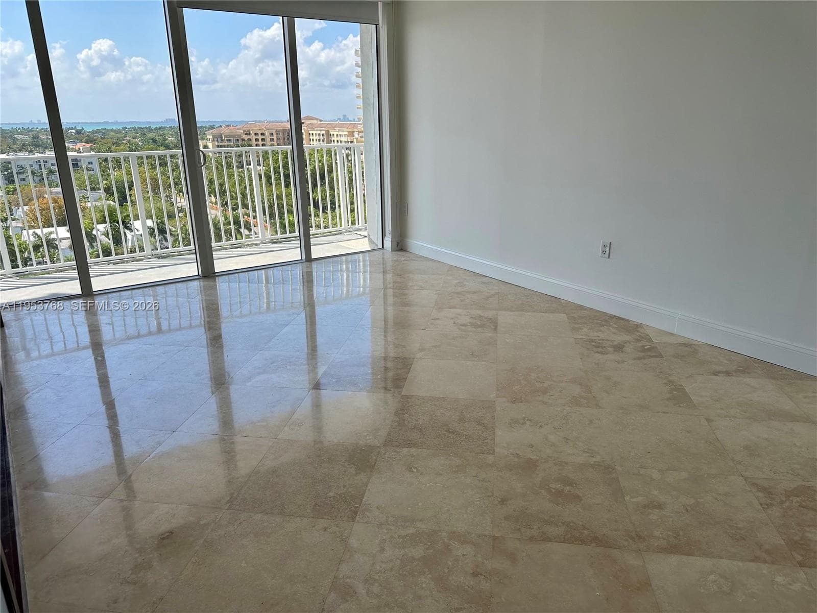 881 Ocean Dr 10D photo 5