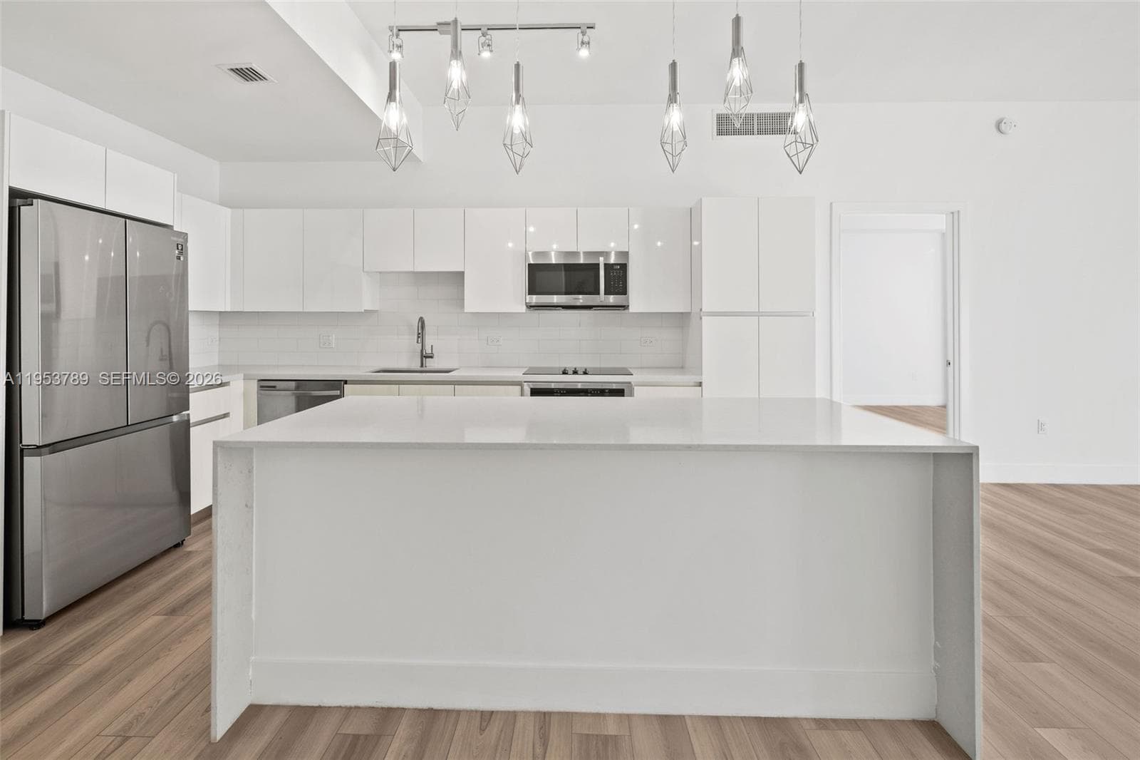 101 Diplomat Pkwy 1703 photo 11