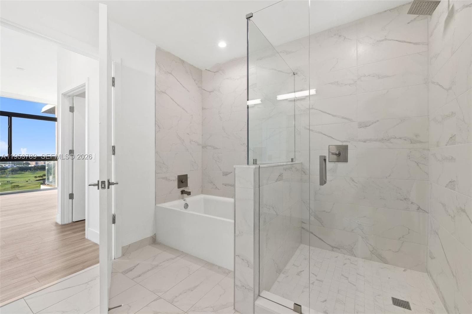 101 Diplomat Pkwy 1703 photo 25