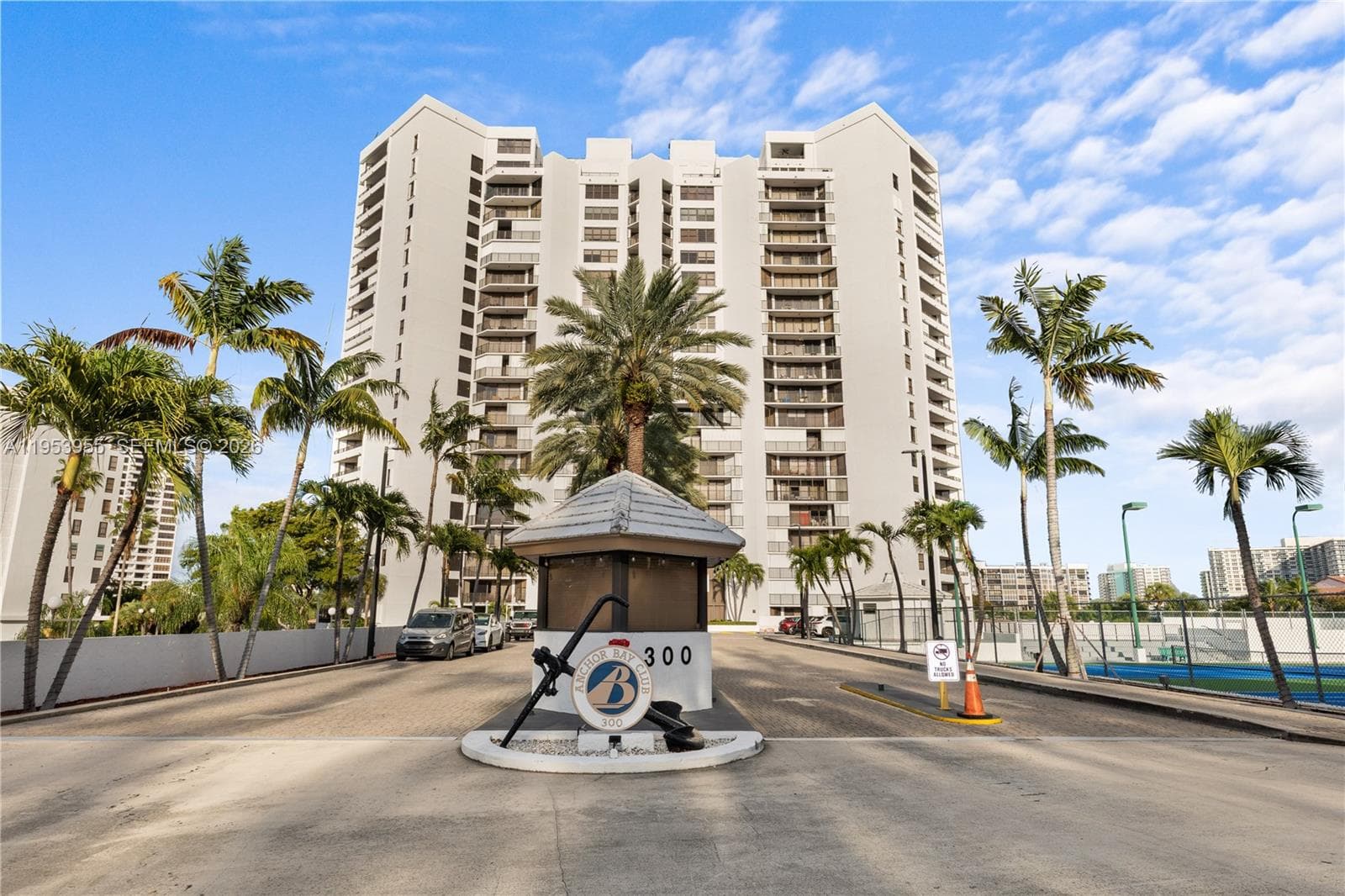 300 Three Islands Blvd 417 photo 1