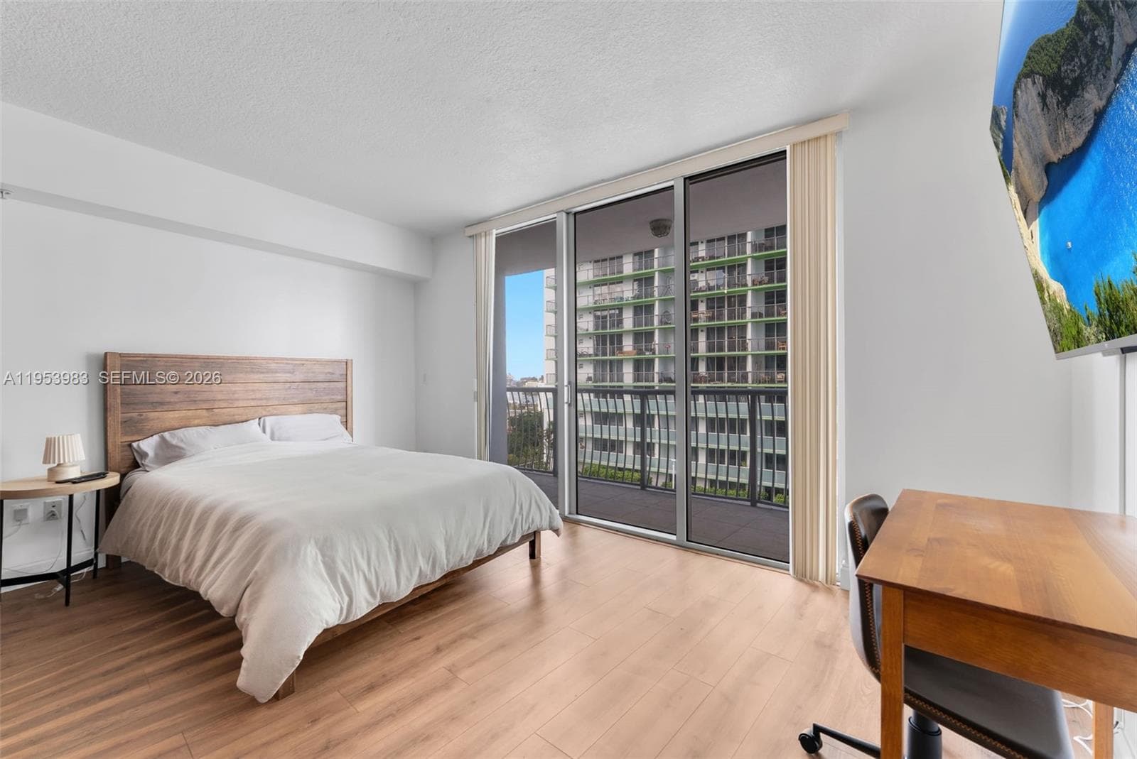 1750 N Bayshore Dr 1407 photo 13