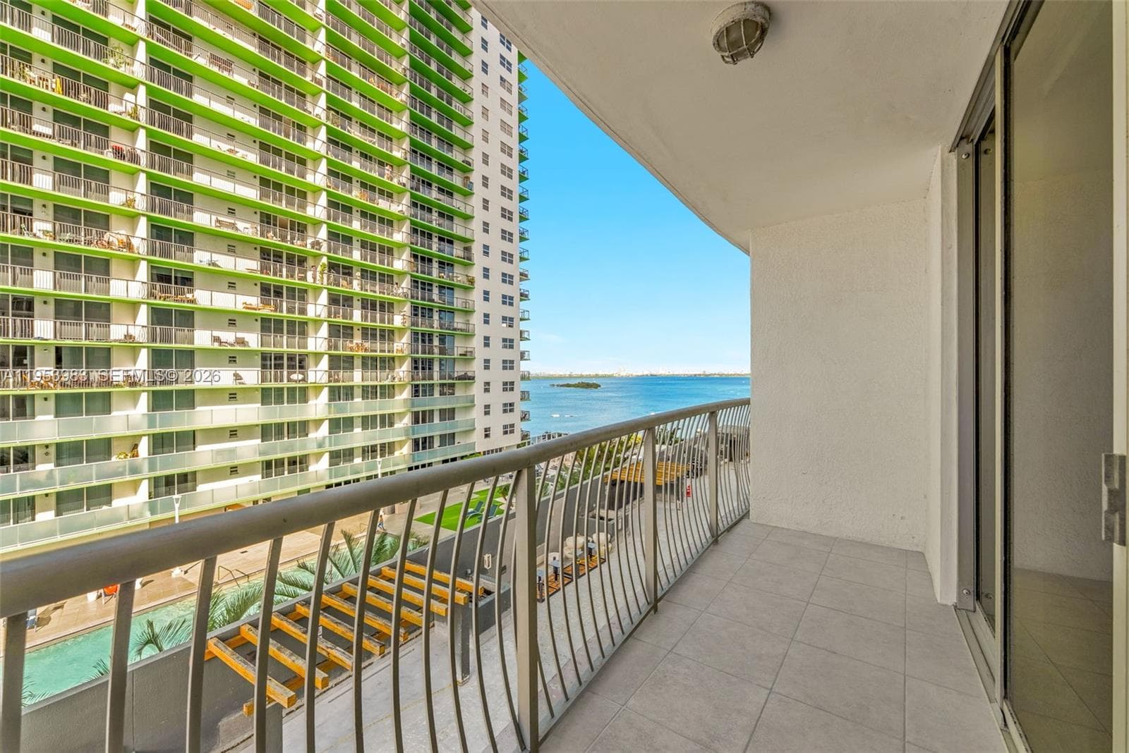 1750 N Bayshore Dr 1407 photo 16