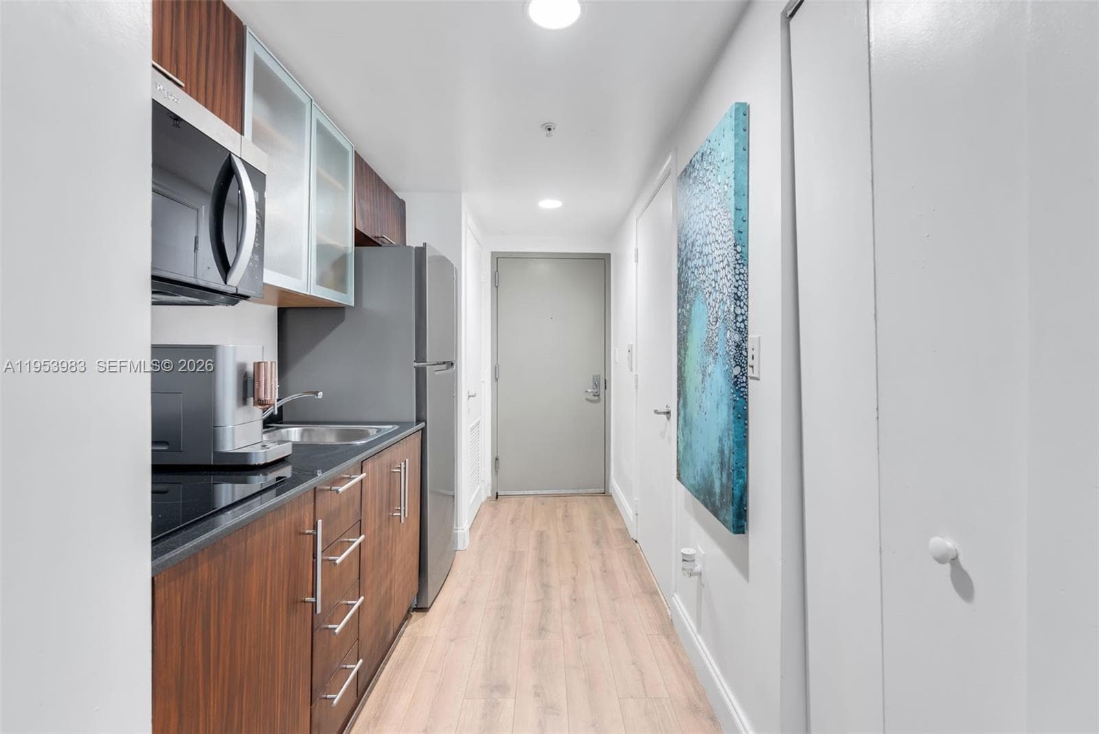 1750 N Bayshore Dr 1407 photo 7