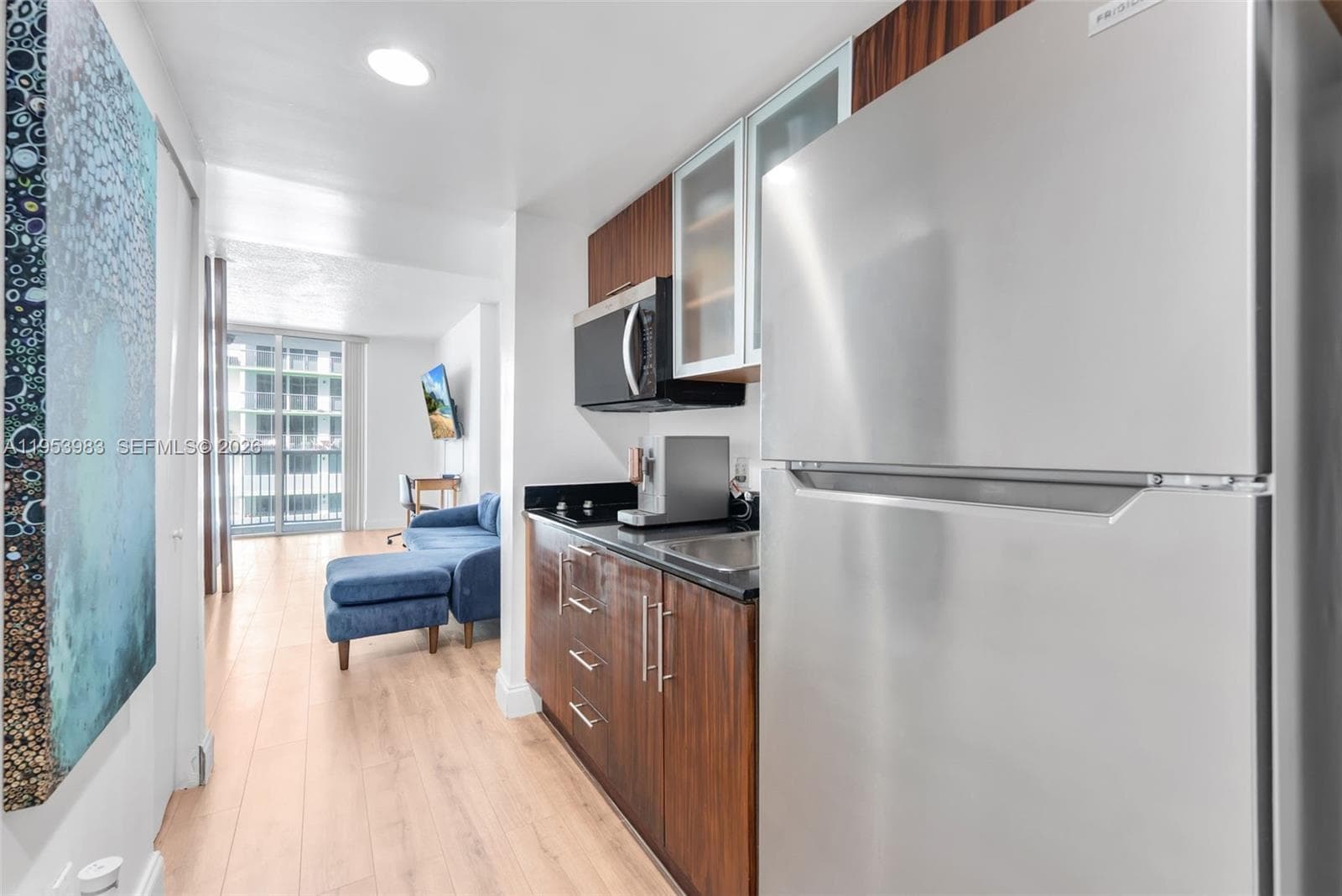 1750 N Bayshore Dr 1407 photo 8
